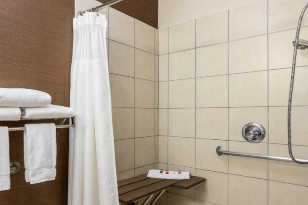 Baymont By Wyndham Tulsa Hotell Eksteriør bilde